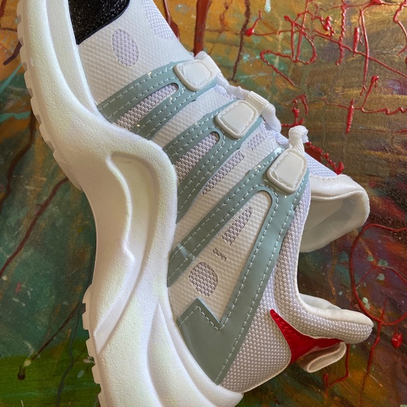 NEW’Cape Robbin Fashionable Tennis shoes - Picture 6 of 7